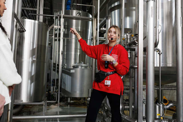 ТУР ПО ЗАВОДУ В 3200 КМ: ИТОГИ НАШИХ ЭКСКУРСИЙ В 2025